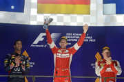 Trionfo Ferrari sul circuito di Marina Bay, Singapore.