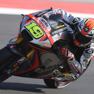 ALVARO BAUTISTA, CHE FESTEGGIA LE 100 GARE IN MOTOGP, E STEFAN BRADL, APPENA CONFERMATO, A CACCIA DI PUNTI AD ARAGON