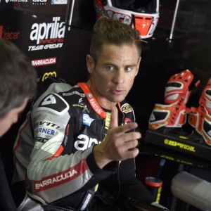MOTOGP - PRIMA GIORNATA AD ARAGON BAUTISTA E BRADL CONTINUANO IN PROVA LO SVILUPPO DELLA APRILIA RS-GP