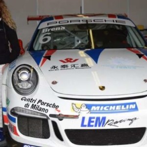 Alessandra Brena soddisfatta dopo il test con la Porsche 911 GT3