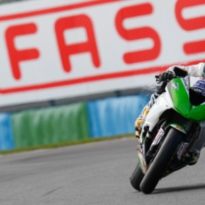 Sofuoglu detta il passo nella prima giornata a Magny-Cours