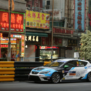 Huff and Gleason put Honda cars on front row