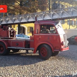 A Mantova le auto e le moto dei Vigili del Fuoco