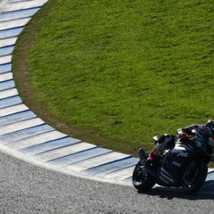 Tom Sykes al comando nel primo giorno di test a Jerez
