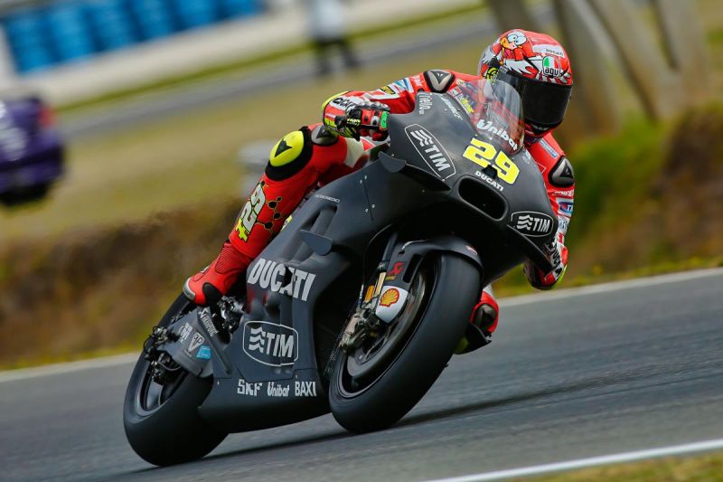 29-iannone2-0146_t03_iannone_2016.big