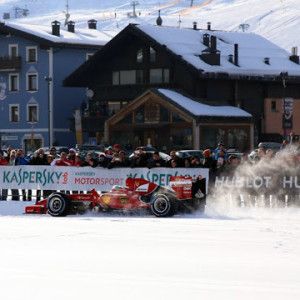 La Scuderia Ferrari a Livigno per una passeggiata sulla neve
