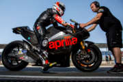 IN PISTA LA NUOVA APRILIA RS-GP 2016 SODDISFATTI ALVARO BAUTISTA E STEFAN BRADL DOPO TRE GIORNI DI TEST IN QATAR ALBESIANO: "TRE GIORNI INTENSI E POSITIVI. LA MOTO 2016 HA UN GRAN POTENZIALE"