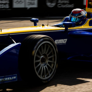 Buemi sets the pace in FP2