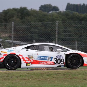 VINCENZO SOSPIRI RACING SCHIERA DUE LAMBORGHINI HURACAN NELLA CLASSE SUPER GT CUP DEL CAMPIONATO ITALIANO GRAN TURISMO 2016