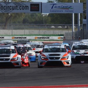 È TARGATA HANKOOK LA MONOGOMMA DEL CAMPIONATO ITALIANO TURISMO.