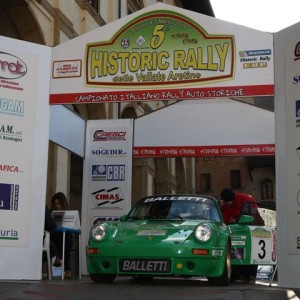 IL CIR AUTO STORICHE AL VIA AL RALLY VALLATE ARETINE