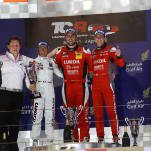 Pepe Oriola wins a breathtaking opening night race