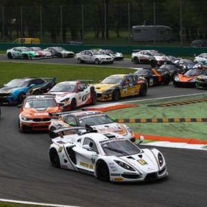 Sernagiotto / Anselmi win thrilling opening race Competition102 GT4