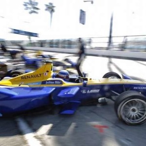 Renault e.dams championship charge beached in California