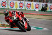 Gara 1: Davies porta Ducati alla vittoria