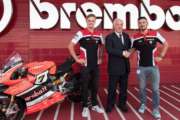 I  PILOTI  DEL  TEAM  SUPERBIKE  ARUBA.IT  R ACING  DUCATI  IN  VISITA  ALLA   BREMBO