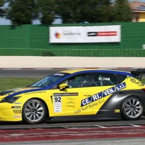 CARLOTTA FEDELI IN PISTA AL MUGELLO CON LA SEAT LEON