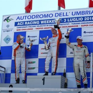 MAGIONE, GARA 1. KEVIN GIACON, SU ALFA ROMEO MITO QV DI TECNODOM, È IL NUOVO LEADER DEL CAMPIONATO ITALIANO TURISMO TCS.