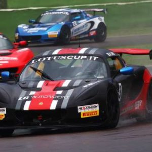 NICOLA LARINI IMPRENDIBILE A IMOLA: SUE ENTRAMBE LE POLE POSITION DELL’ULTIMO ROUND LOTUS CUP ITALIA 2016