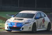 MONZA, LIBERE 2. È ANCORA AKU PELLINEN IL PIÙ VELOCE NELL'ULTIMO ROUND DI CAMPIONATO ITALIANO TURISMO.