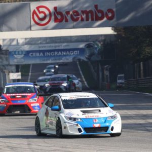 MONZA, GARA 1. AKU PELLINEN (HONDA CIVIC TCR) VINCE LA PRIMA GARA DELL'ULTIMO ROUND DI CAMPIONATO ITALIANO TURISMO.