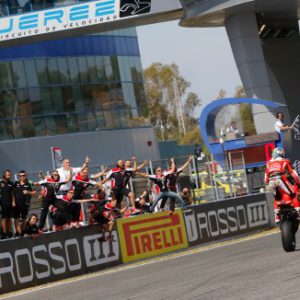 Davies imbattibile a Jerez