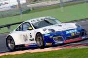 IL “TRIO” BOSSINI E LA 997 GT3 R TERZI DI CLASSE GT3 ALLE 6 ORE DI VALLELUNGA.