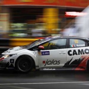 Il campionato TCR di Gianni Morbidelli finisce contro il guardrail