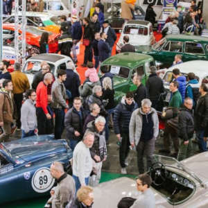 Fino a domenica a Torino un tuffo nel passato con Automotoretrò