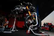 Quali sono le differenze tra la Panigale di Melandri e quella di Davies?