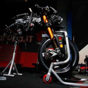 Quali sono le differenze tra la Panigale di Melandri e quella di Davies?