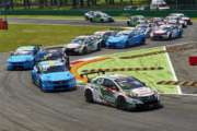 Monteiro doubles WTCC points lead in Italy