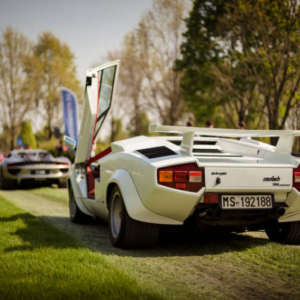 Cars & Coffee  2017 Pubblico da record per vedere Lamborghini, Pagani, Ferrari …