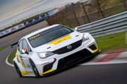 È la volta della Opel Astra nel TCR Italy Touring Car Championship.