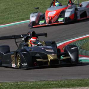 Imola, Gara 1. Ivan Bellarosa (Wolf Peugeot Turbo) e Marco Jacoboni (Osella Honda) dominano alla prima del Campionato Italiano Sport Prototipi.