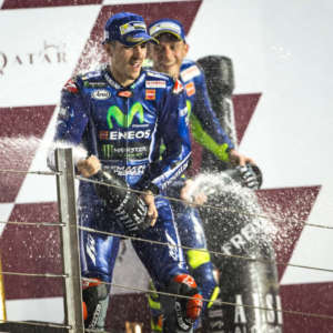 VIÑALES COMPLETES DREAM MotoGP YAMAHA DEBUT