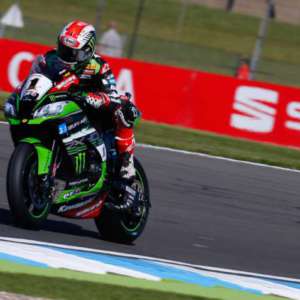 Grande inizio a Donington per Rea