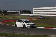 Adria, Libere. Kevin Giacon (Opel Astra) ed Eric Scalvini (Honda Civic) dominano la prima giornata di prove per la tappa inaugurale del TCR Italy.