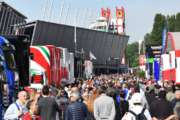 Grande intrattenimento a Imola per i tifosi italiani del WorldSBK