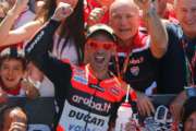 Melandri rinnova con Ducati per il 2018