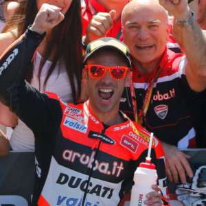Melandri rinnova con Ducati per il 2018