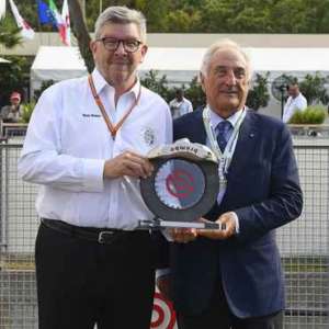 BREMBO CONSEGNA A ROSS BRAWN IL PREMIO “F1 EXCELLENCE AWARD” IN OCCASIONE DEL GP D’ITALIA DI FORMULA 1