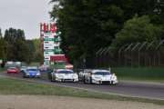 Dopo la pausa estiva l'autodromo di Imola riapre le sfide nelle cinque classi del Campionato Italiano Gran Turismo