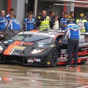 LUCI ED OMBRE PER LORENZO VEGLIA AD IMOLA, MANCHE DI CAMPIONATO ITALIANO GT