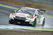 Michelisz on pole for Honda in Japan