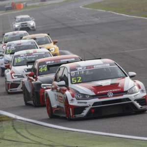 TCR Europe, il tricolore ha illuminato la finale di Adria con gli Altoè bros e la Target Competition.