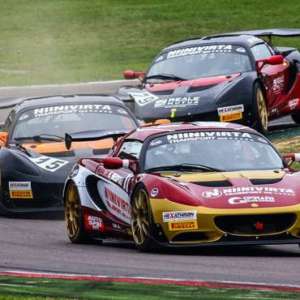 LOTUS CUP ITALIA A IMOLA: A STEFANO PASOTTI NON BASTANO LE DUE VITTORIE, FRANCO NESPOLI È IL CAMPIONE 2017