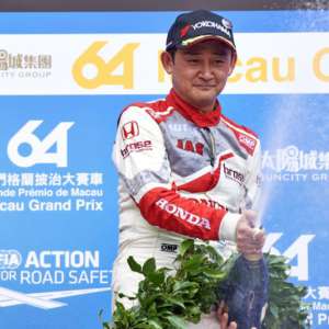 Michigami makes WTCC history with Macau podium