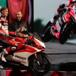 Ducati invita le stelle del WorldSBK a EICMA