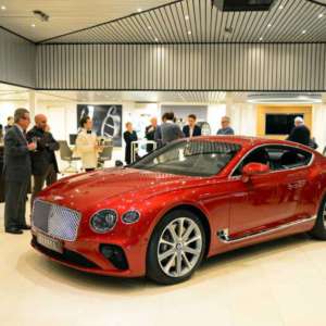 LA  NUOVA  BENTLEY  CONTINENTAL  GT  A  LUGANO